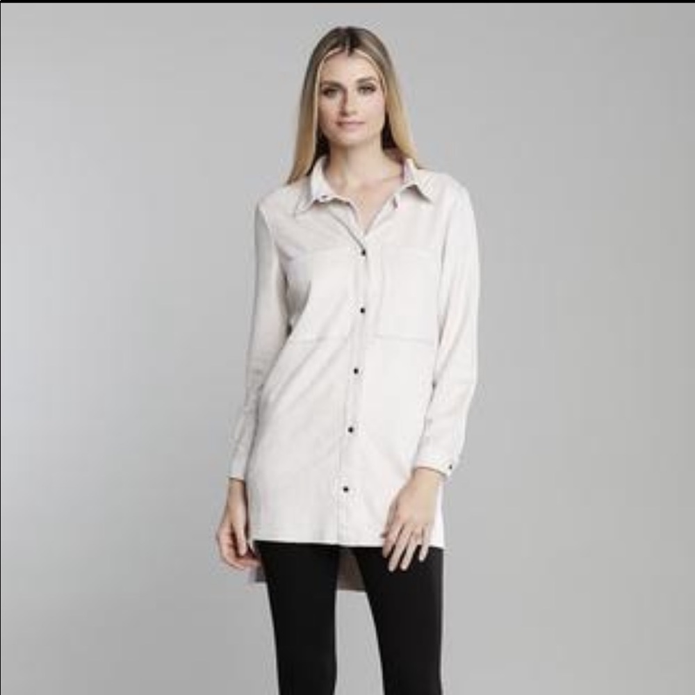 Dolce Cabo boyfriend suide top (Taupe) Size L